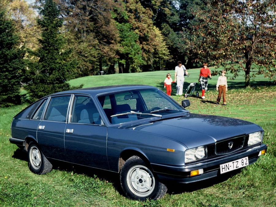 Автомобиль lancia фото